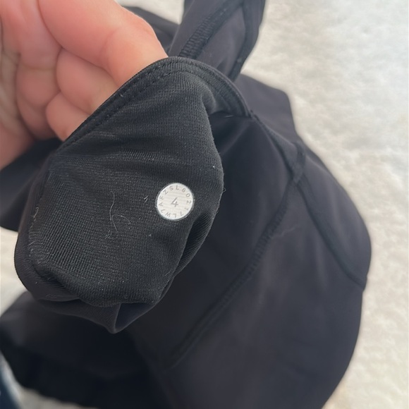 Lululemon biker shorts size 4 - Picture 3 of 3